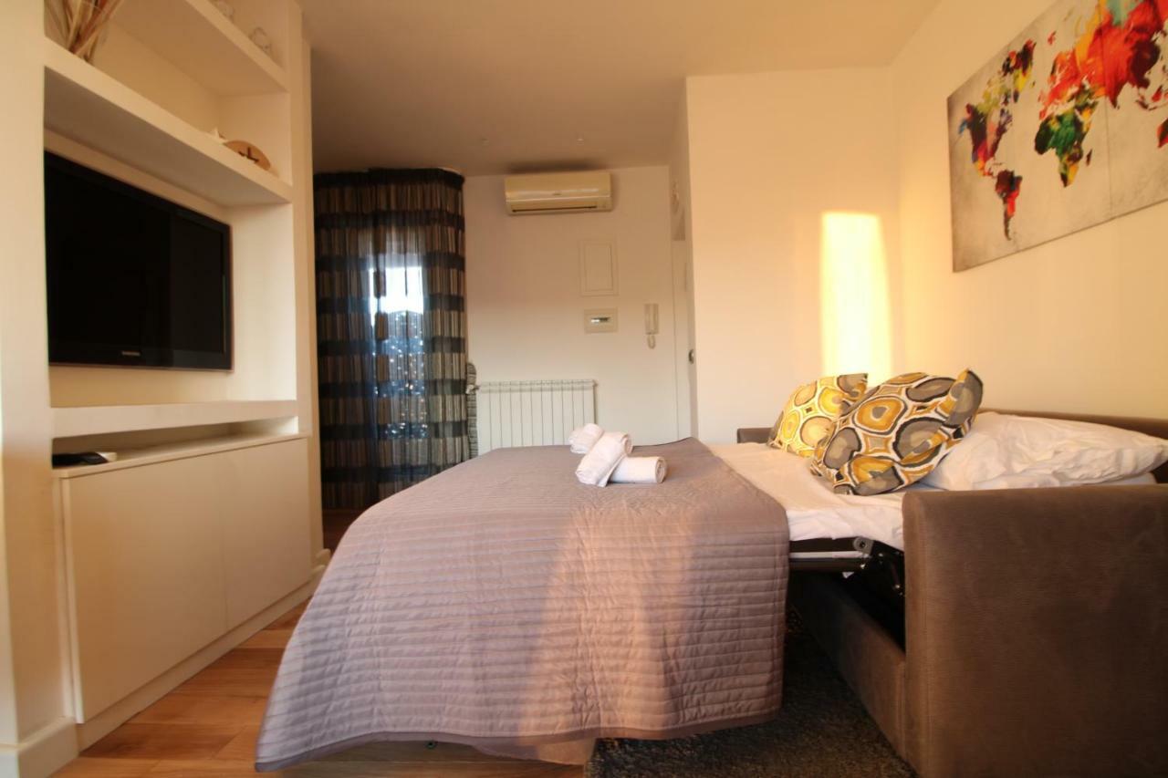 Suite Delicia Apartment - Appartamento Con Terrazza Наполи Екстериор снимка