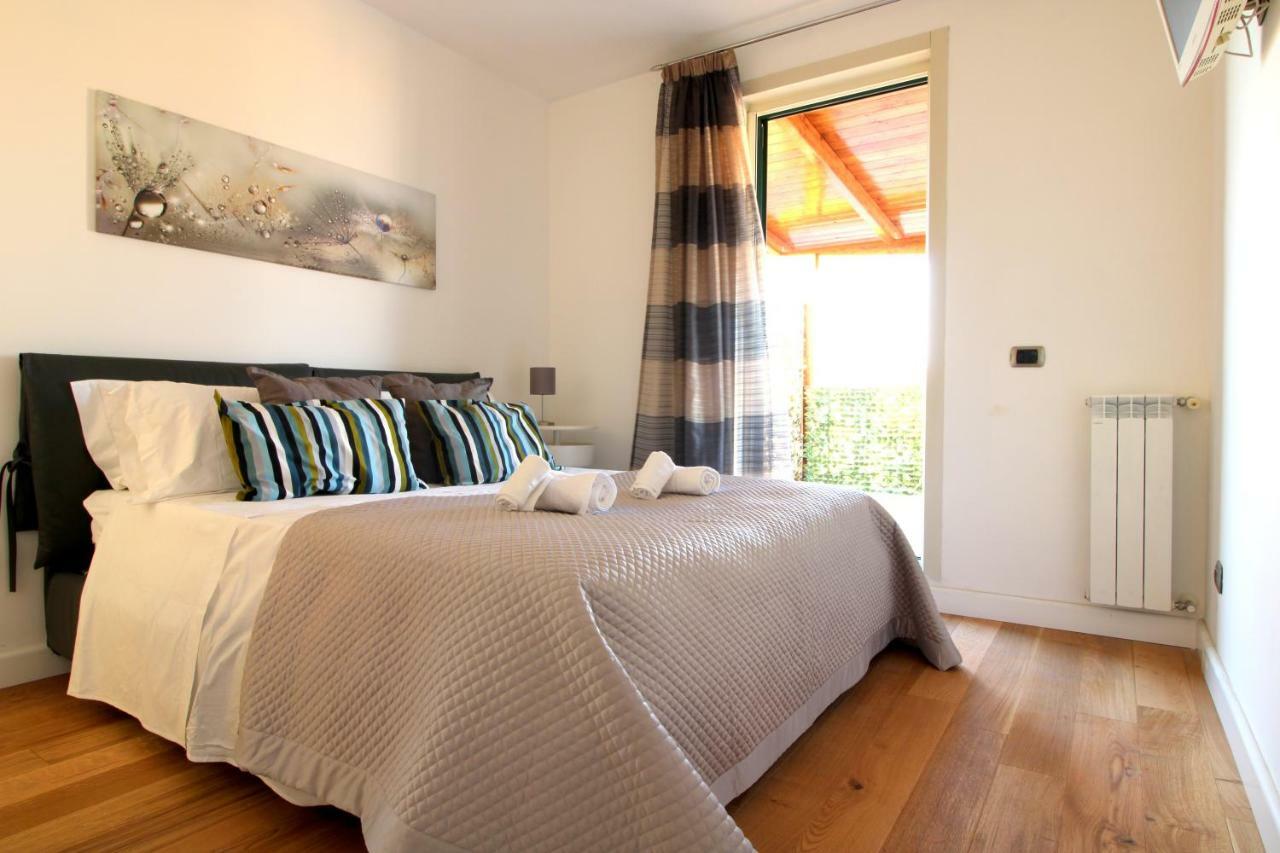 Suite Delicia Apartment - Appartamento Con Terrazza Наполи Екстериор снимка
